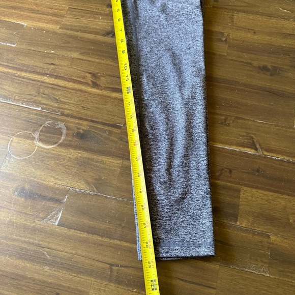 Vuori Gray Leggins - Picture 8 of 8
